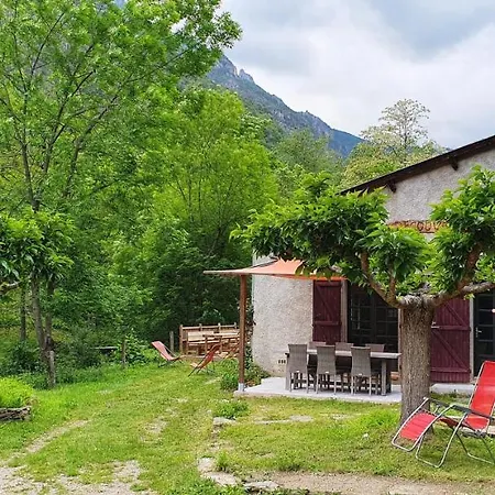 Holiday home Maison De La Montagne La Decouverte *